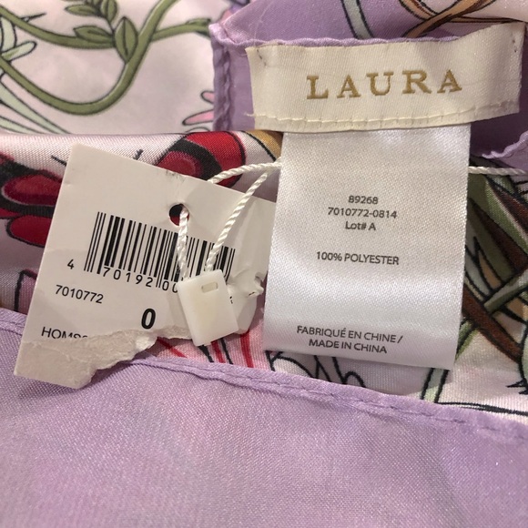 ☀️ NWT Laura Wrap Scarf in Beautiful Floral Print - Picture 4 of 4